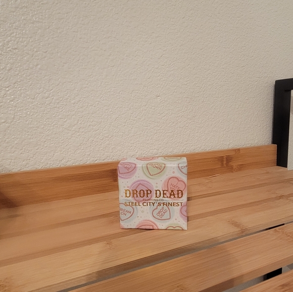 Drop Dead Yellow Valentine heart ring - Picture 2 of 2